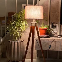 Beautiful Designer Chrome Finish Tripod Table LAMP Base